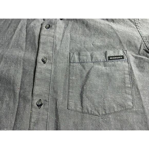 Oakley Men's Size Large Gray Long Sleeve Button Down Shirt - Picture 2 of 10